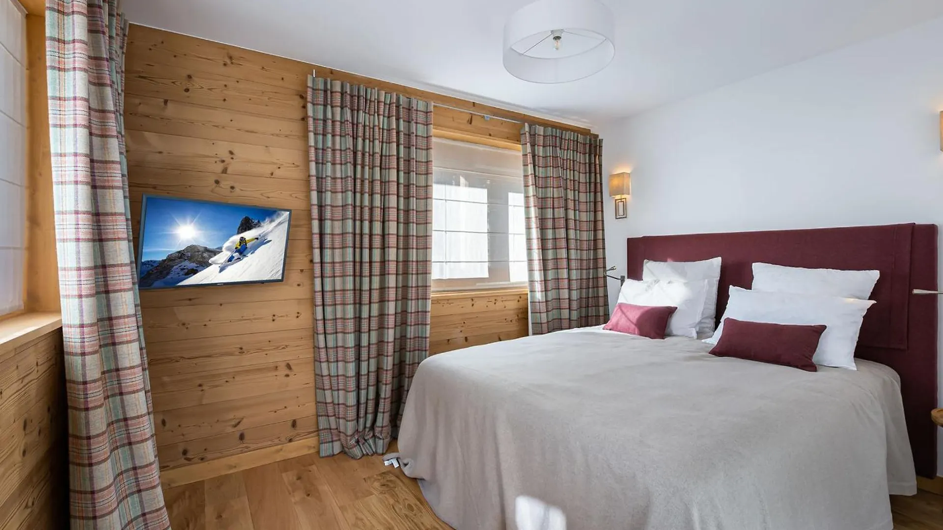 Chalet Moderne Et Cosy Avec Jacuzzi, Sauna Et Parking A Meribel - Fr-1-565-1 Les Allues