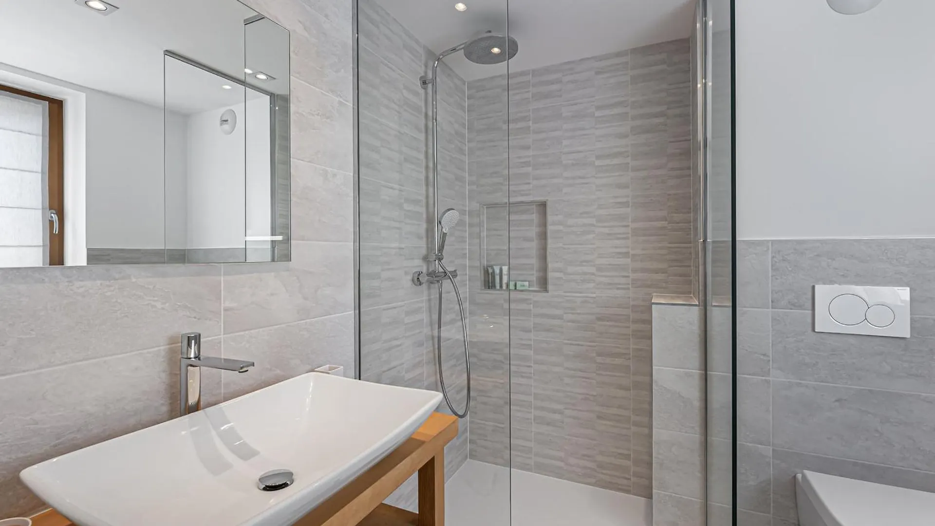 Chalet Moderne Et Cosy Avec Jacuzzi, Sauna Et Parking A Meribel - Fr-1-565-1 Les Allues