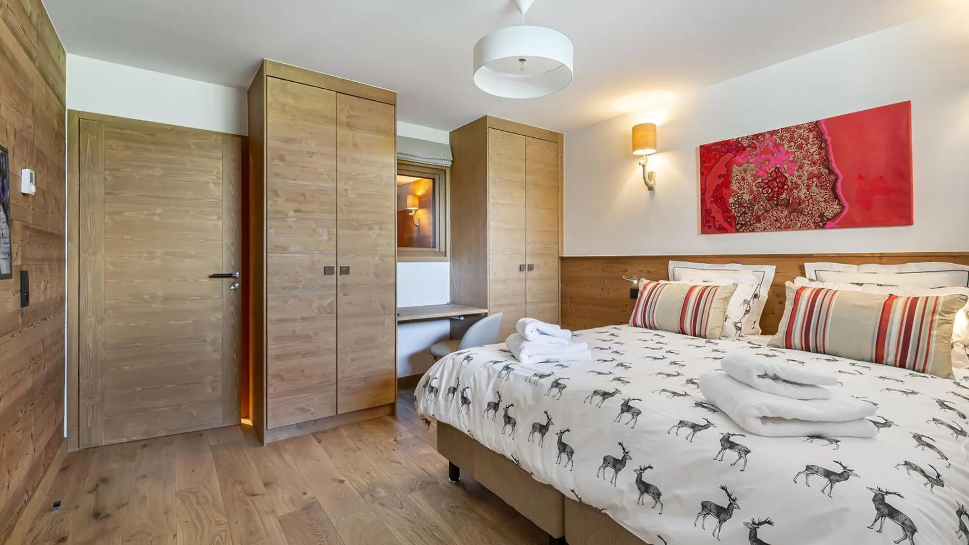 Chalet Moderne Et Cosy Avec Jacuzzi, Sauna Et Parking A Meribel - Fr-1-565-1 Les Allues